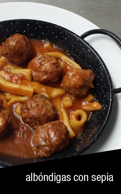Cazuela de albóndigas con sepia de Cal Suso